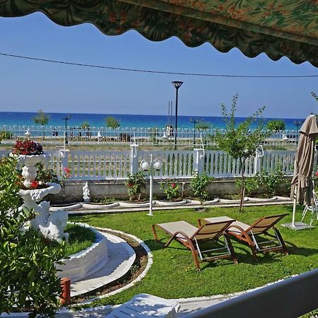 Villa Fofo - Beautiful Sea Front Villa With 650M2 Garden Nea Kallikrateia Eksteriør bilde